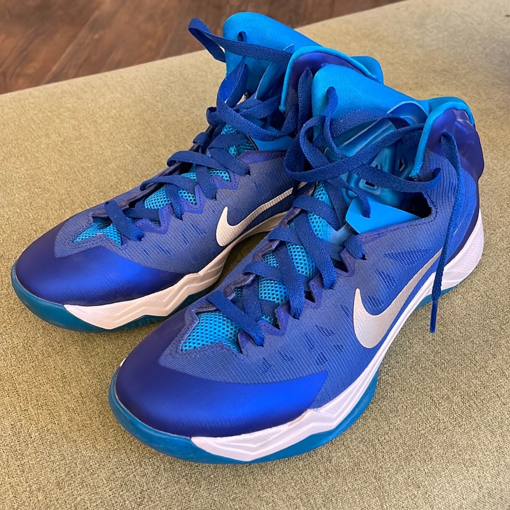 LIKE NEW Nike 2013 Hyperdunk Quickness size 10 Hyperquickness BLUE